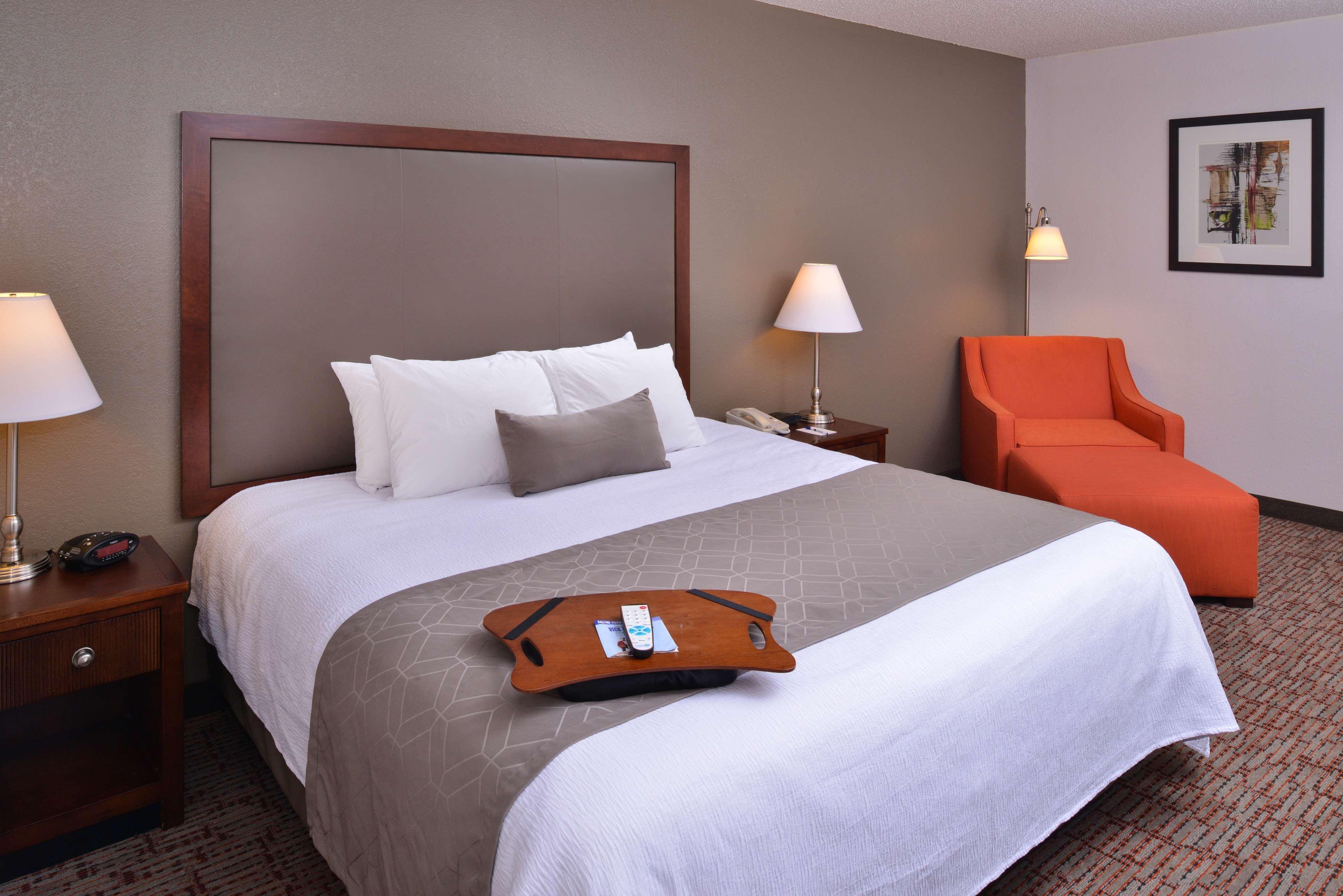 Best Western Plus Wichita West Airport Inn Exterior photo